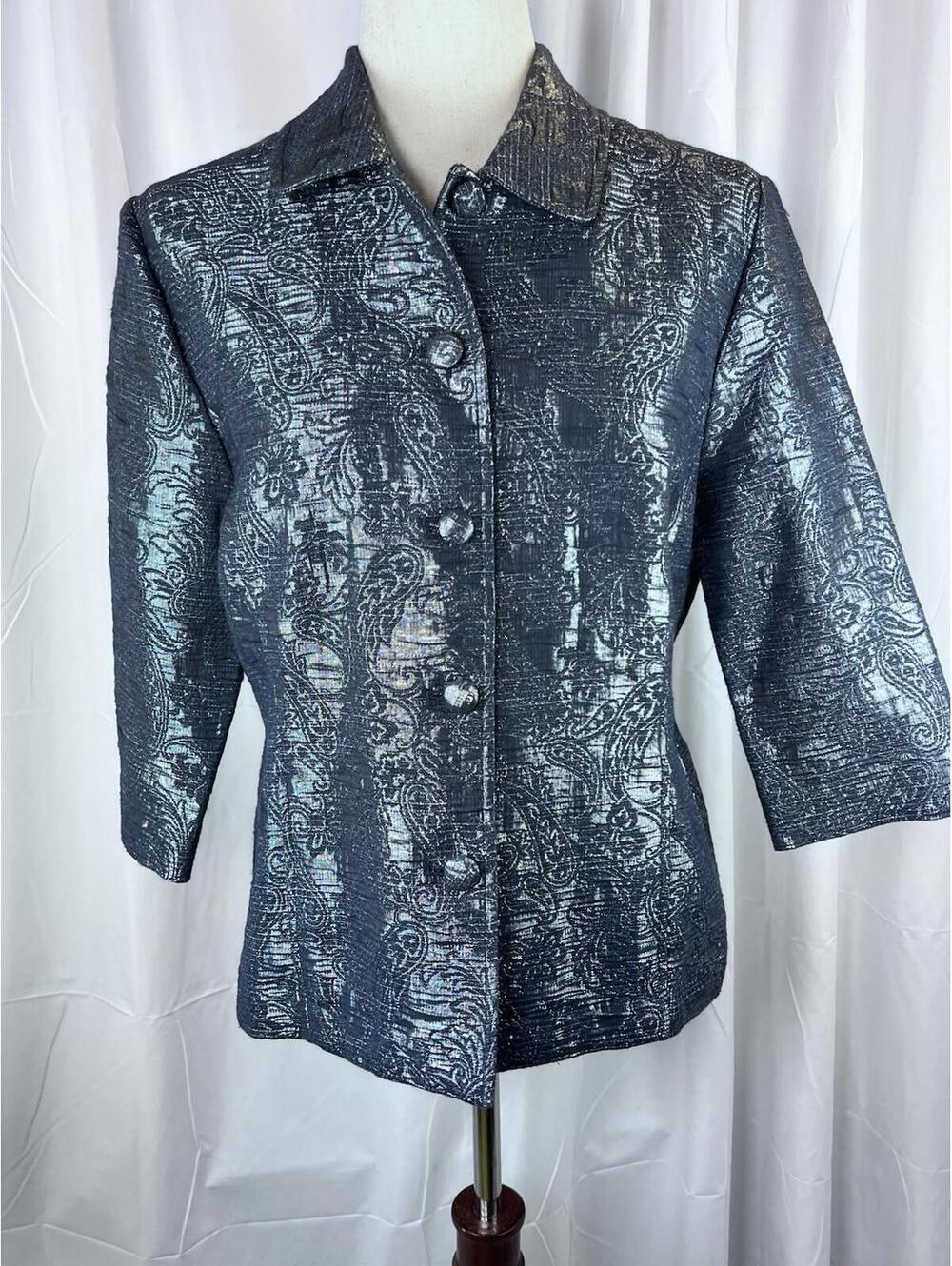 Alfred Dunner Women’s 8P  Silver And Black  Metallic Lightweight  Zipper Jacket